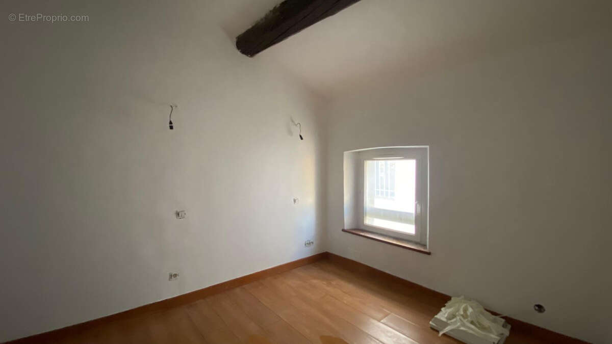 Appartement à LEZIGNAN-CORBIERES