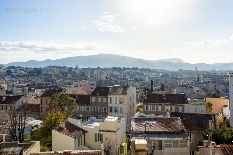 Appartement à MARSEILLE-4E