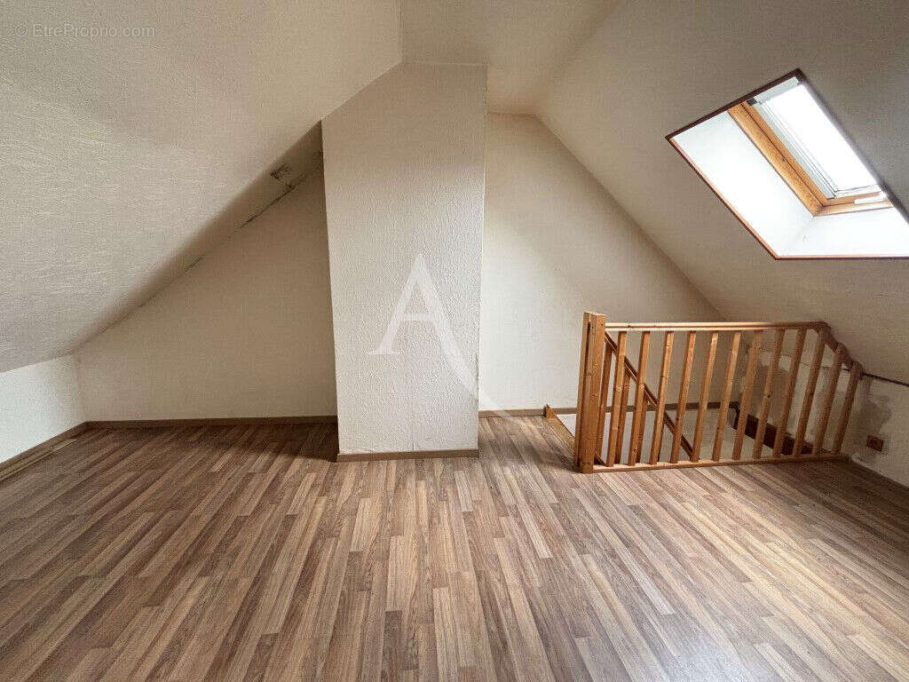 EN VENTE - GARCHIZY - Maison de bourg F2 terrain - photo 5