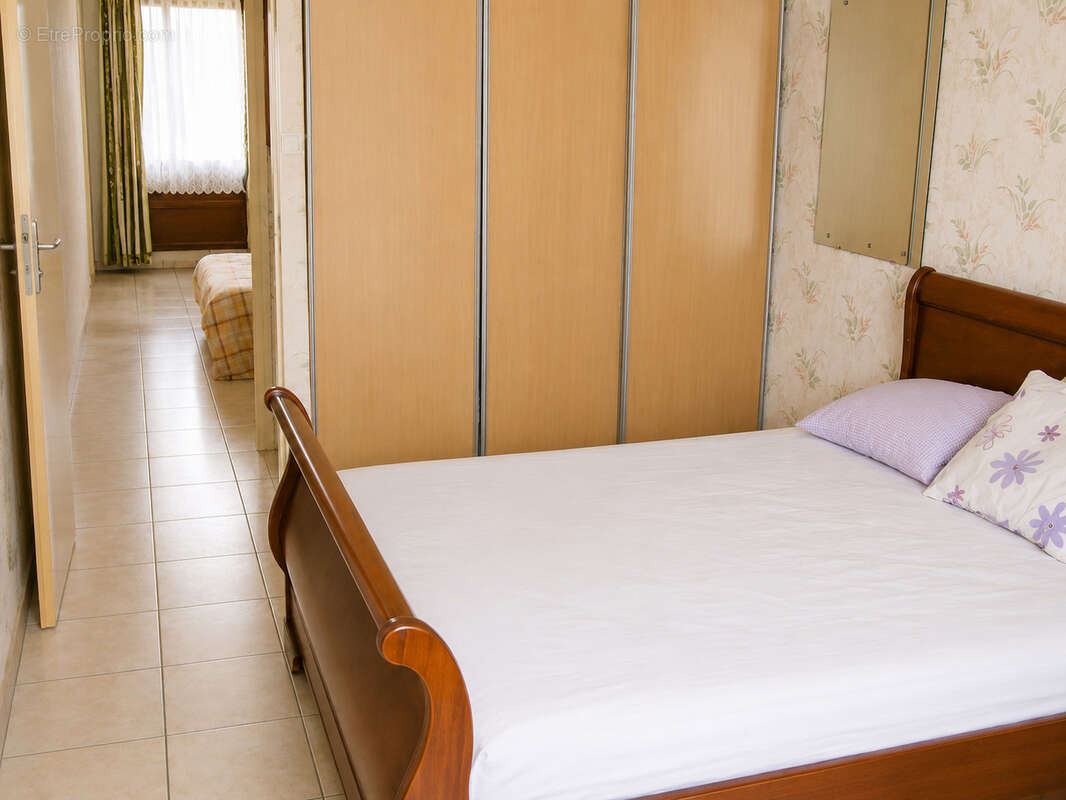 Appartement T4 de 85 m2 avec balcon   Saint-Étienne (Montreynaud) - photo 4