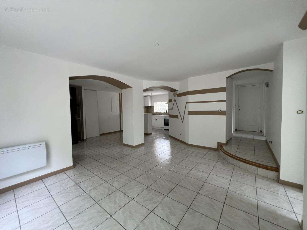 Appartement à SAINT-JUERY