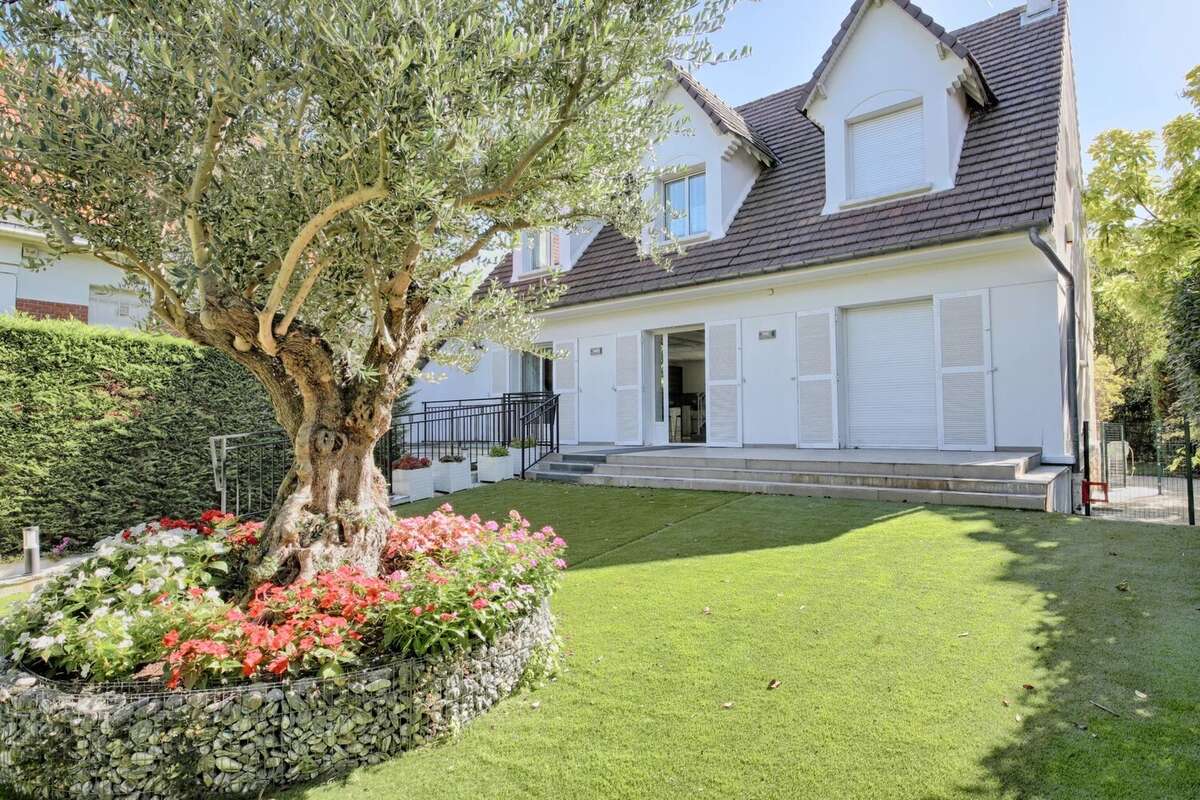 Maison à SAINT-MAUR-DES-FOSSES