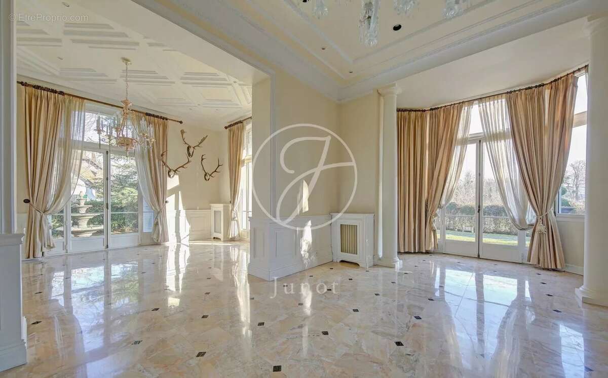 Maison à CROISSY-SUR-SEINE