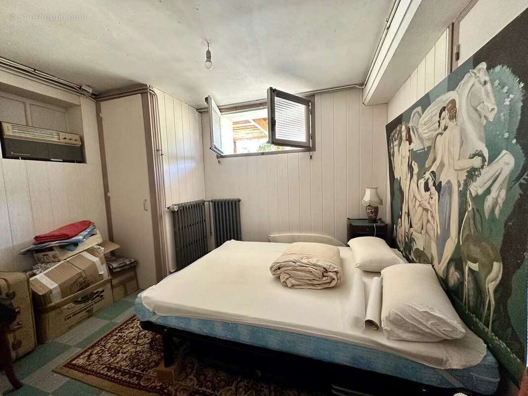 Maison familiale située à proximité d'un village prisé en bord de rivière. - photo 7