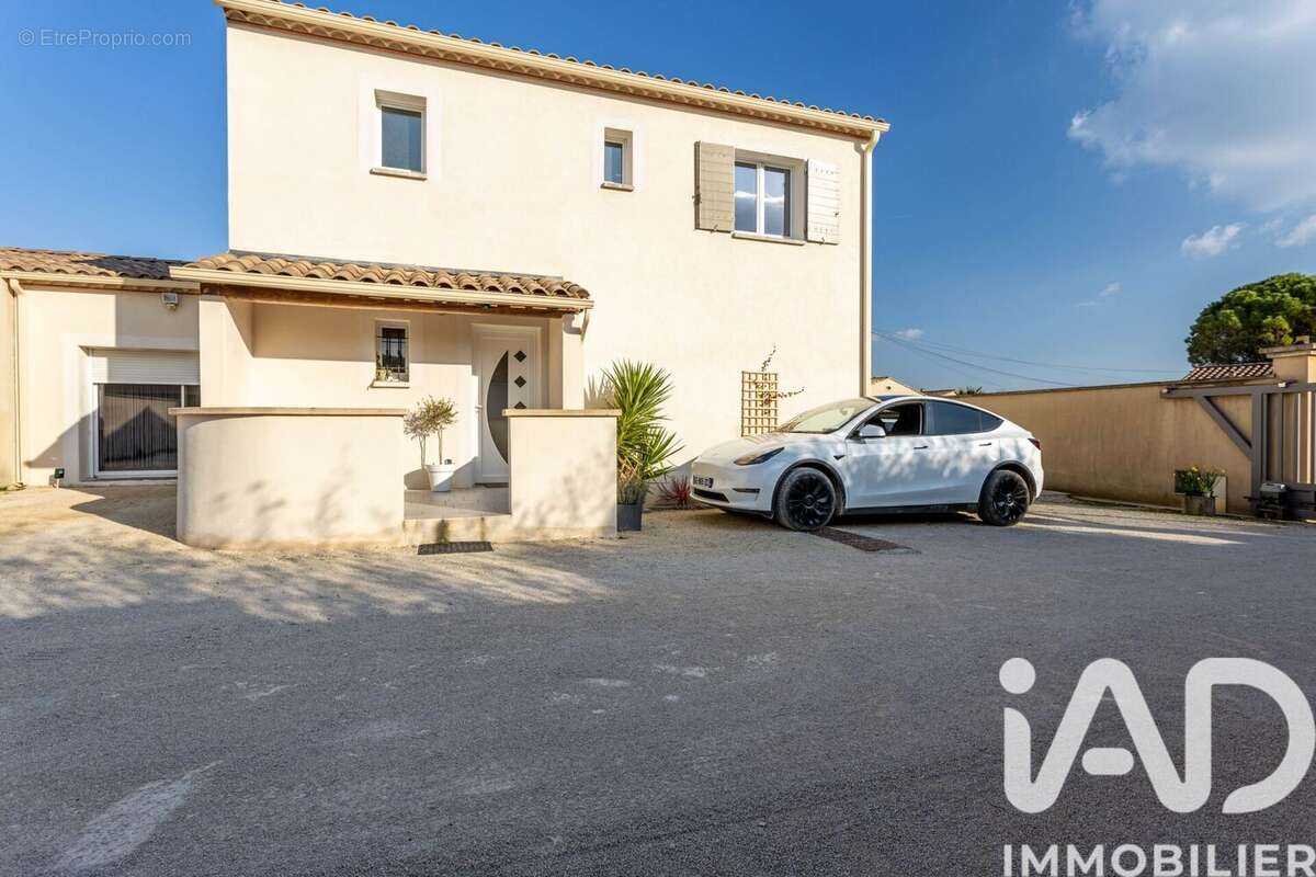 Photo 2 - Maison à ROCHEFORT-DU-GARD