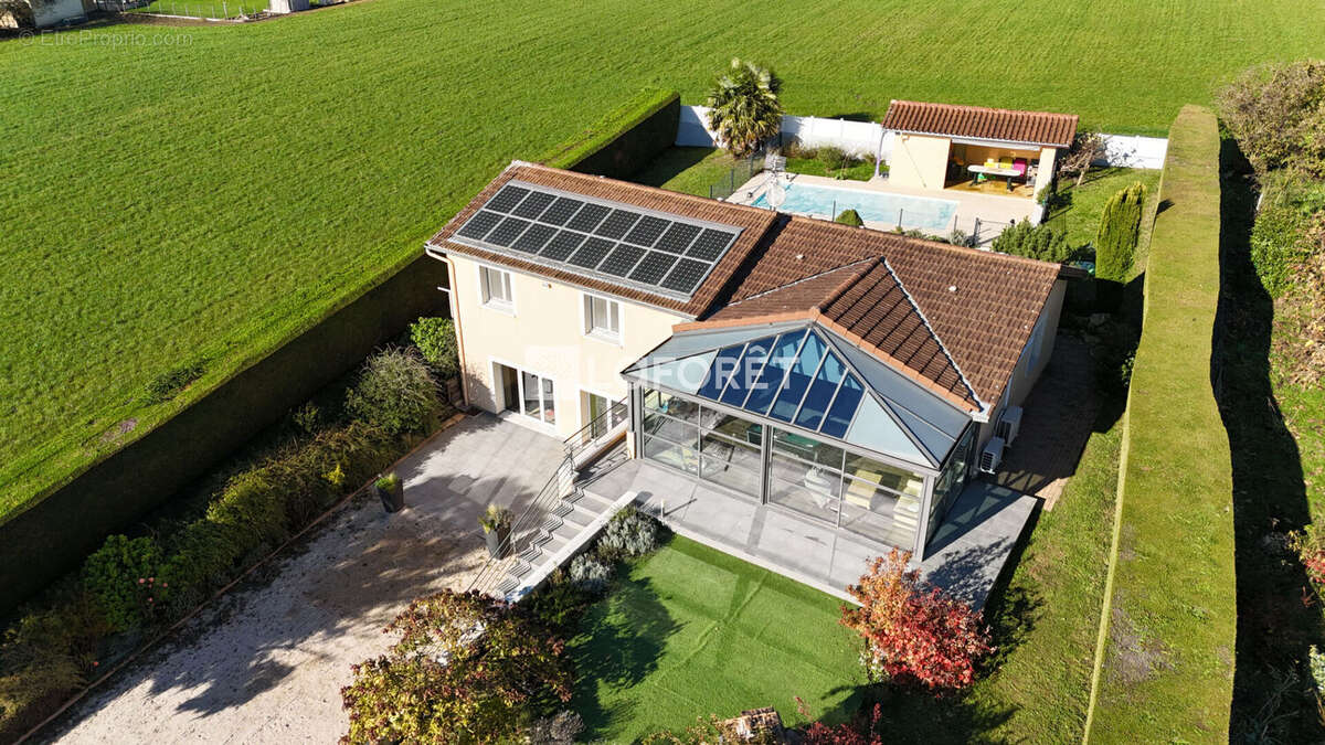 Maison à DOMPIERRE-SUR-CHALARONNE