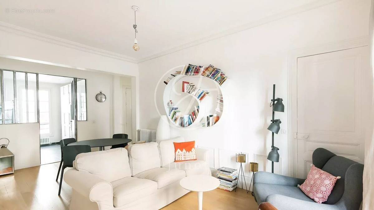 Appartement à PARIS-16E