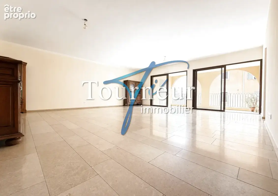Tres rare sanary ascenseur hypercentre standing t3 de 112m2 grande terrasse - photo 2