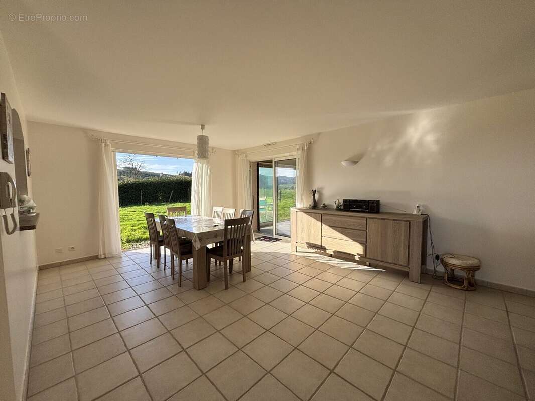 Maison à SAINT-BONNET-DES-BRUYERES