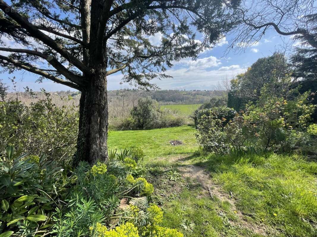 Maison à CHARMES-SUR-RHONE