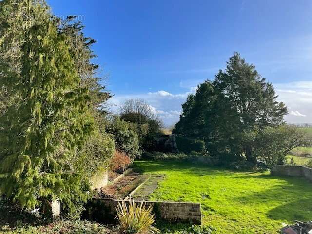 Maison à LE CLOITRE-PLEYBEN