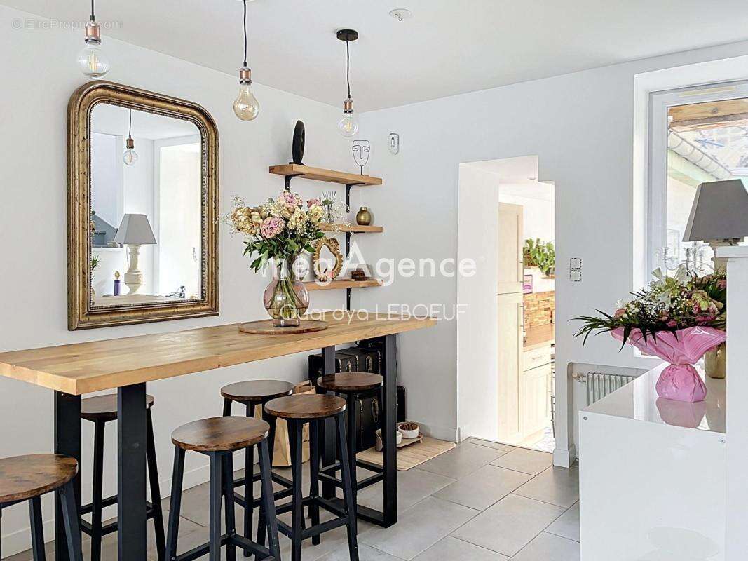 Un cocon en cœur de ville : maison 5 P avec patio - photo 2