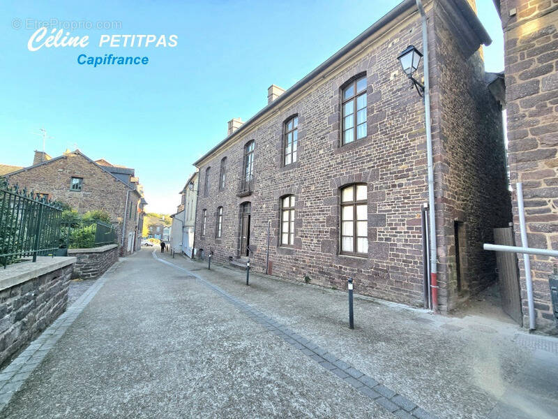 Maison à MONTFORT-SUR-MEU