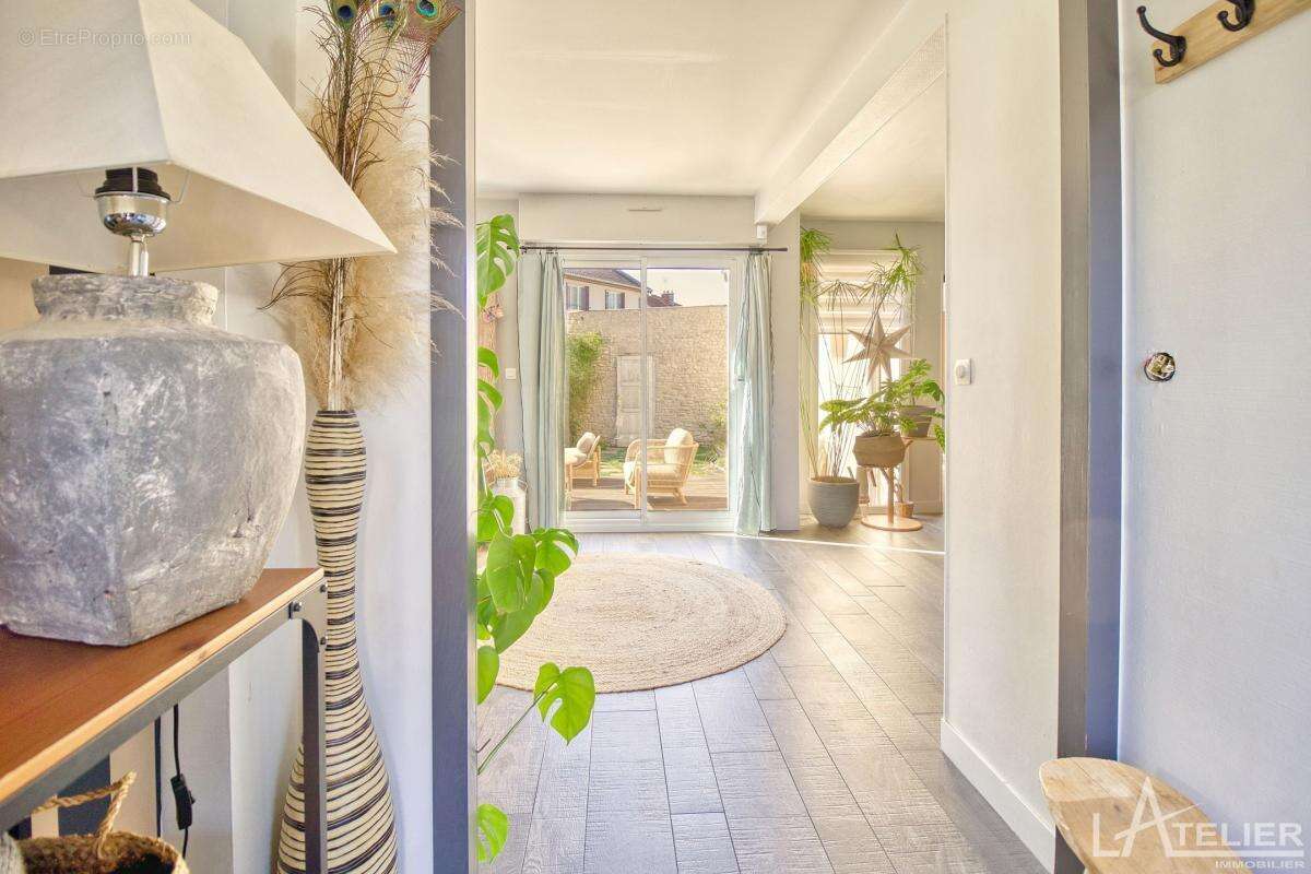 Maison à SAINT-NOM-LA-BRETECHE