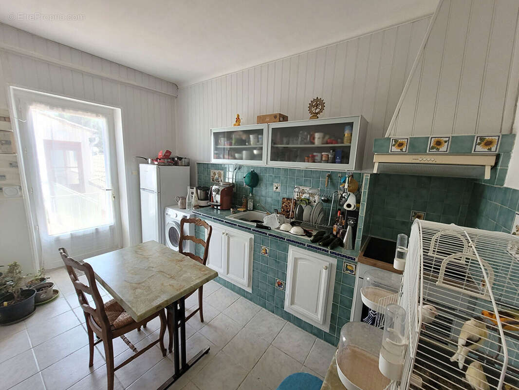 Appartement à MOURIES