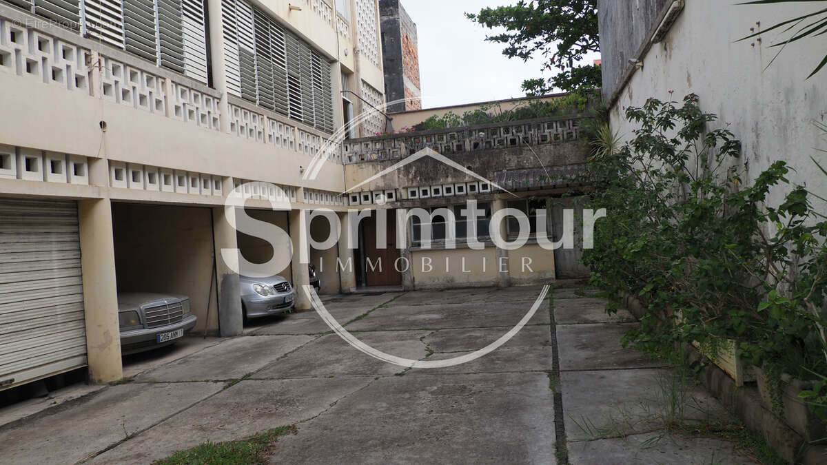 Appartement à POINTE-A-PITRE