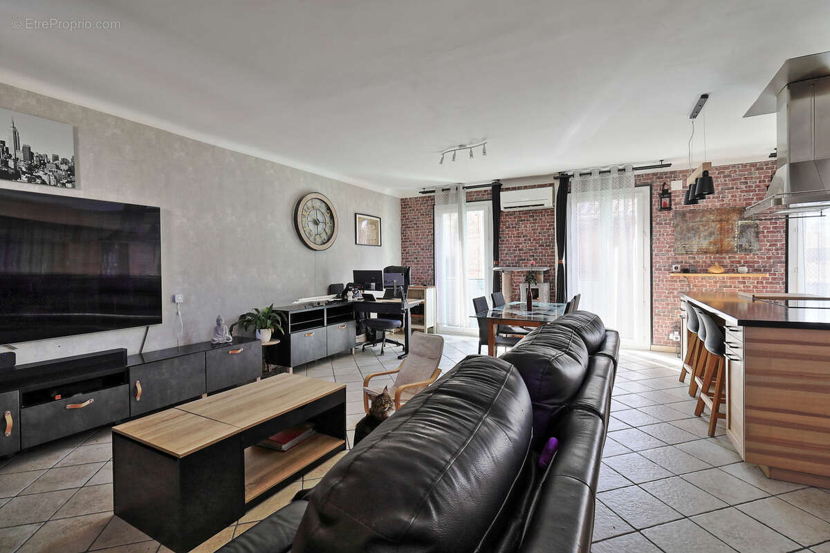 Maison de village avec grand garage - photo 4