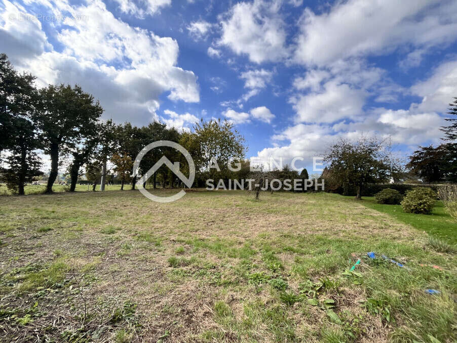 Terrain à OHERVILLE