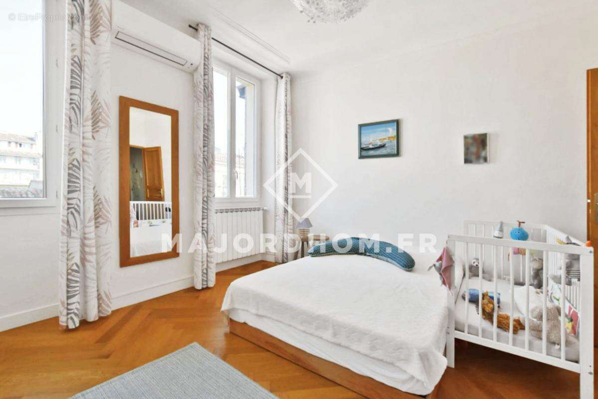 Appartement à MARSEILLE-5E