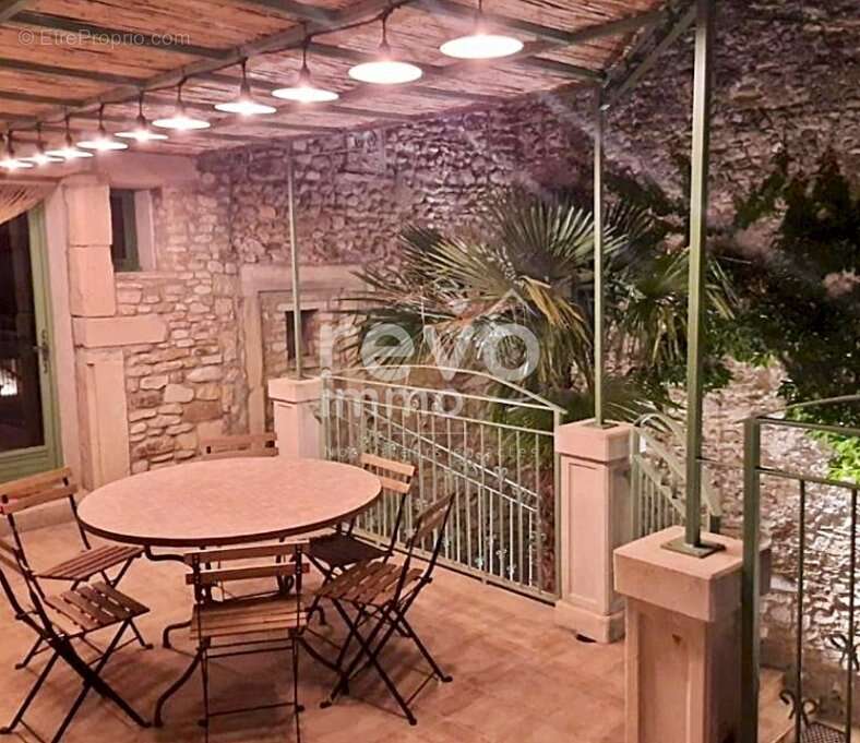 Maison à VALREAS