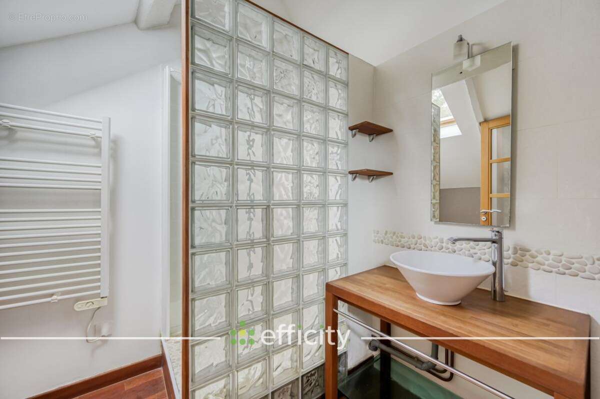 Maison à NEAUPHLE-LE-CHATEAU