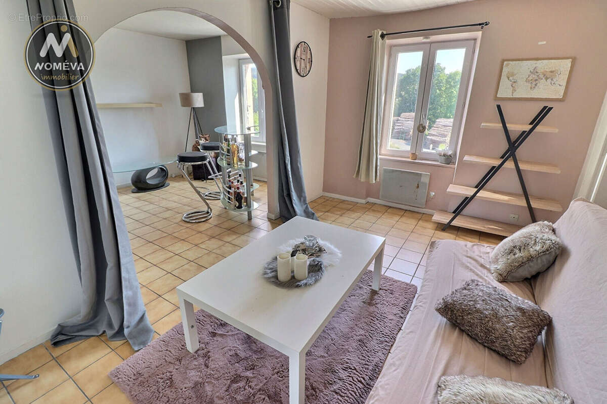 Appartement à DUNIERES