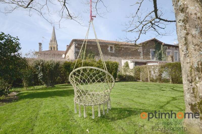 Maison à MONTEMBOEUF