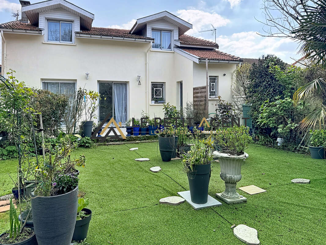 Maison à LE BOUSCAT