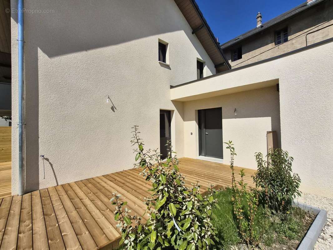 Maison à BASSENS
