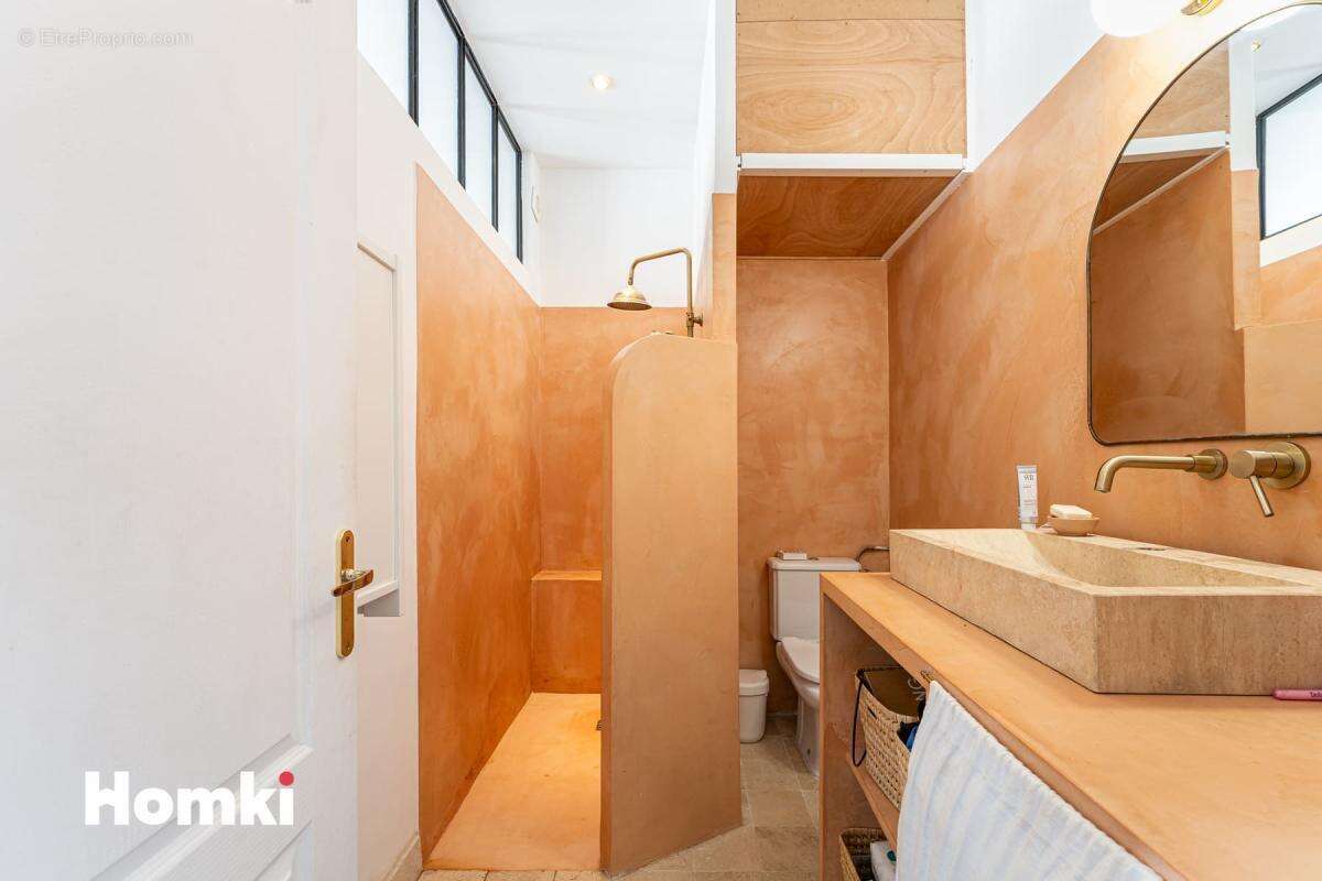 Appartement à MARSEILLE-6E