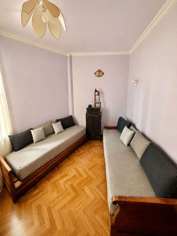Maison de ville - 11 pièces avec dépendance et local commercial - photo 17