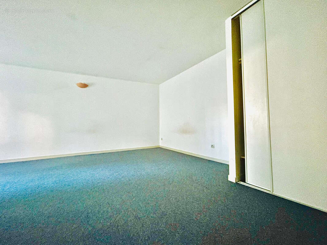 Maison à SAINT-JEAN-DE-LA-RUELLE