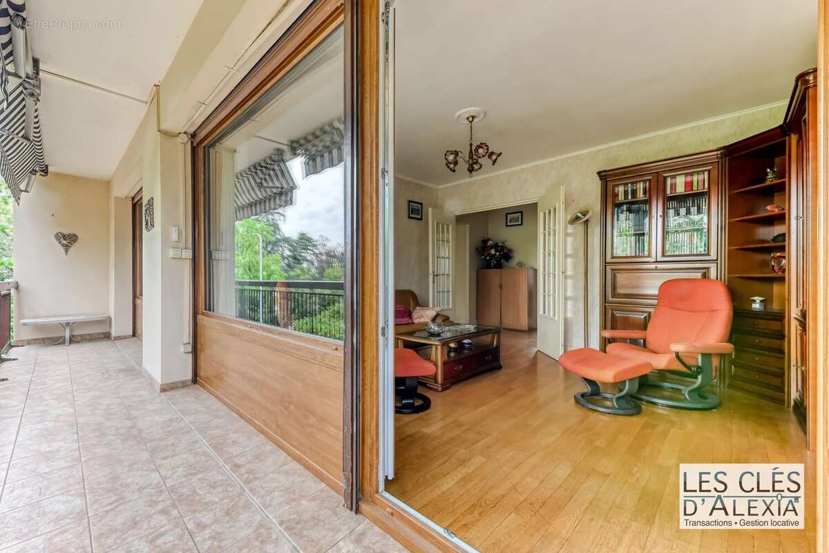 T3 traversant Est/Ouest 78,29 m² /balcon / Garage - photo 7