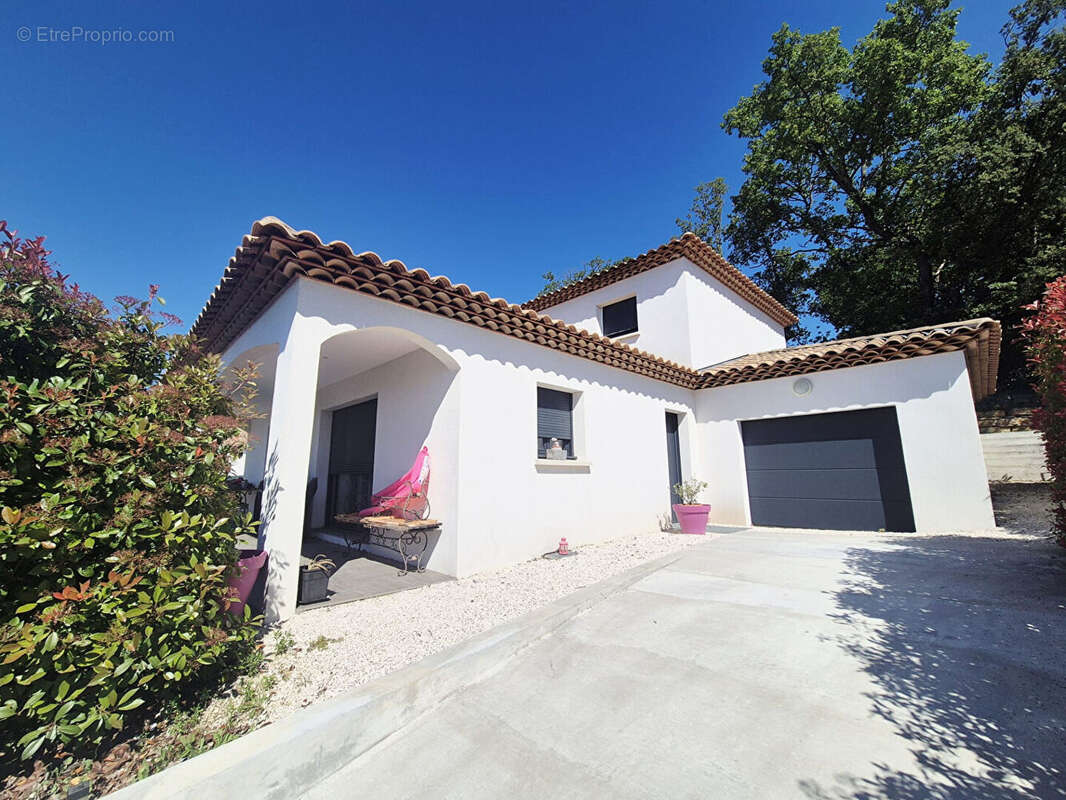 Garéoult Maison 6 pièces170 m² avec garage et piscine à deux pas du village - photo 5