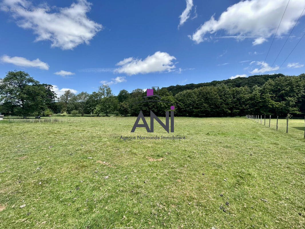 Terrain à VAL-DE-SAANE