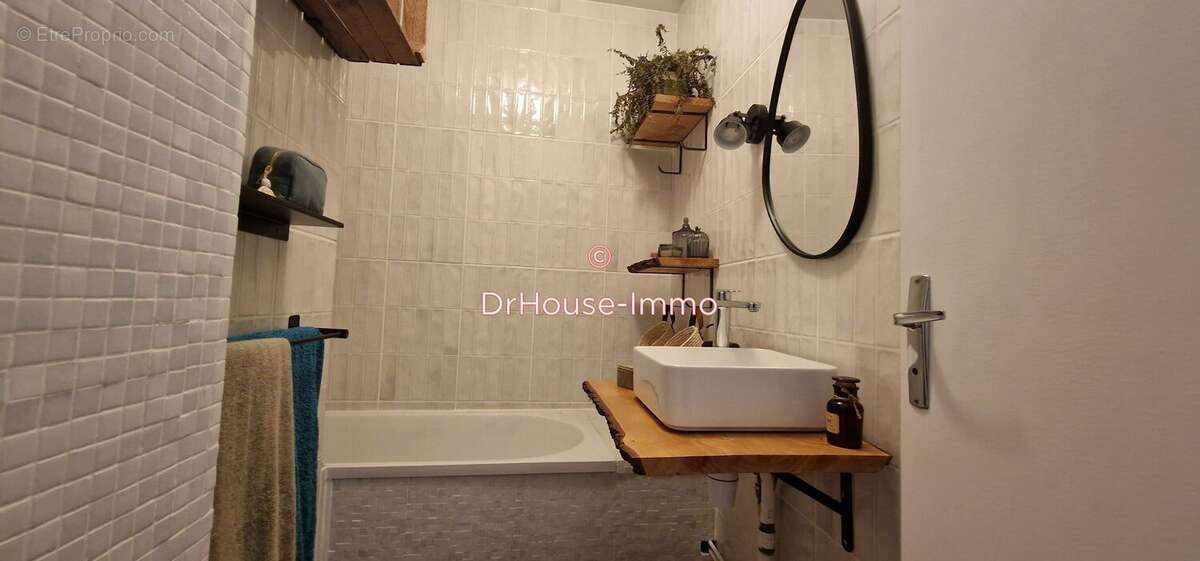 Maison à COURGENARD