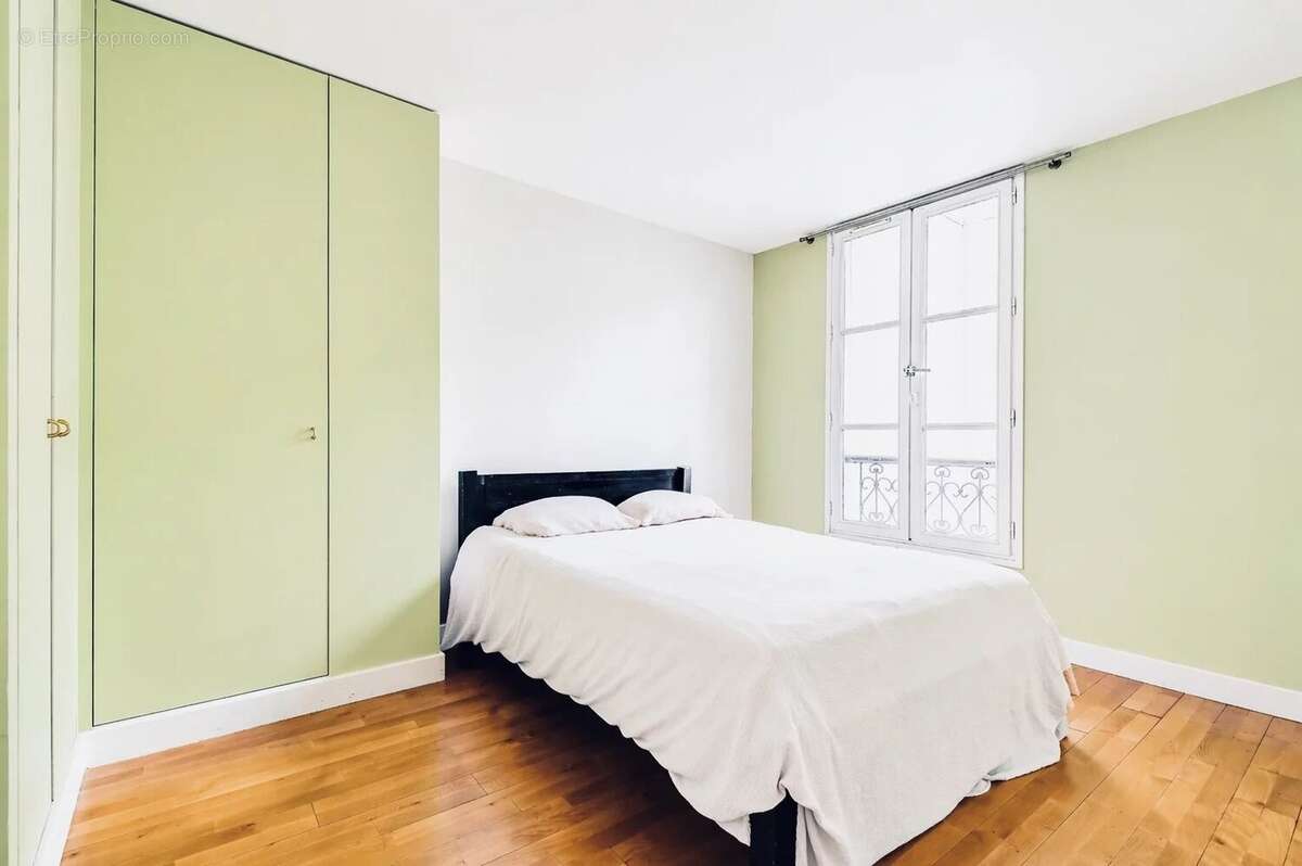Appartement à PARIS-3E
