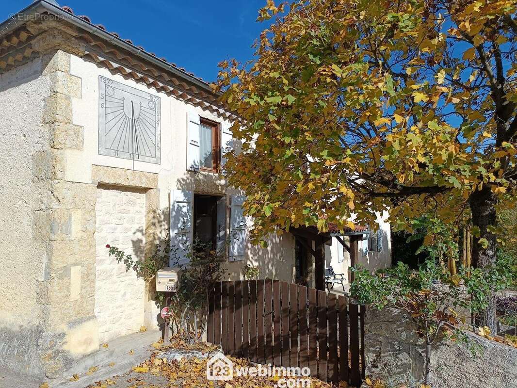 Maison 240 m² à Roquebrune  - photo 3