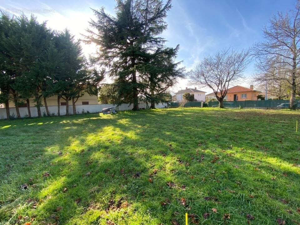 Terrain à AUREILHAN