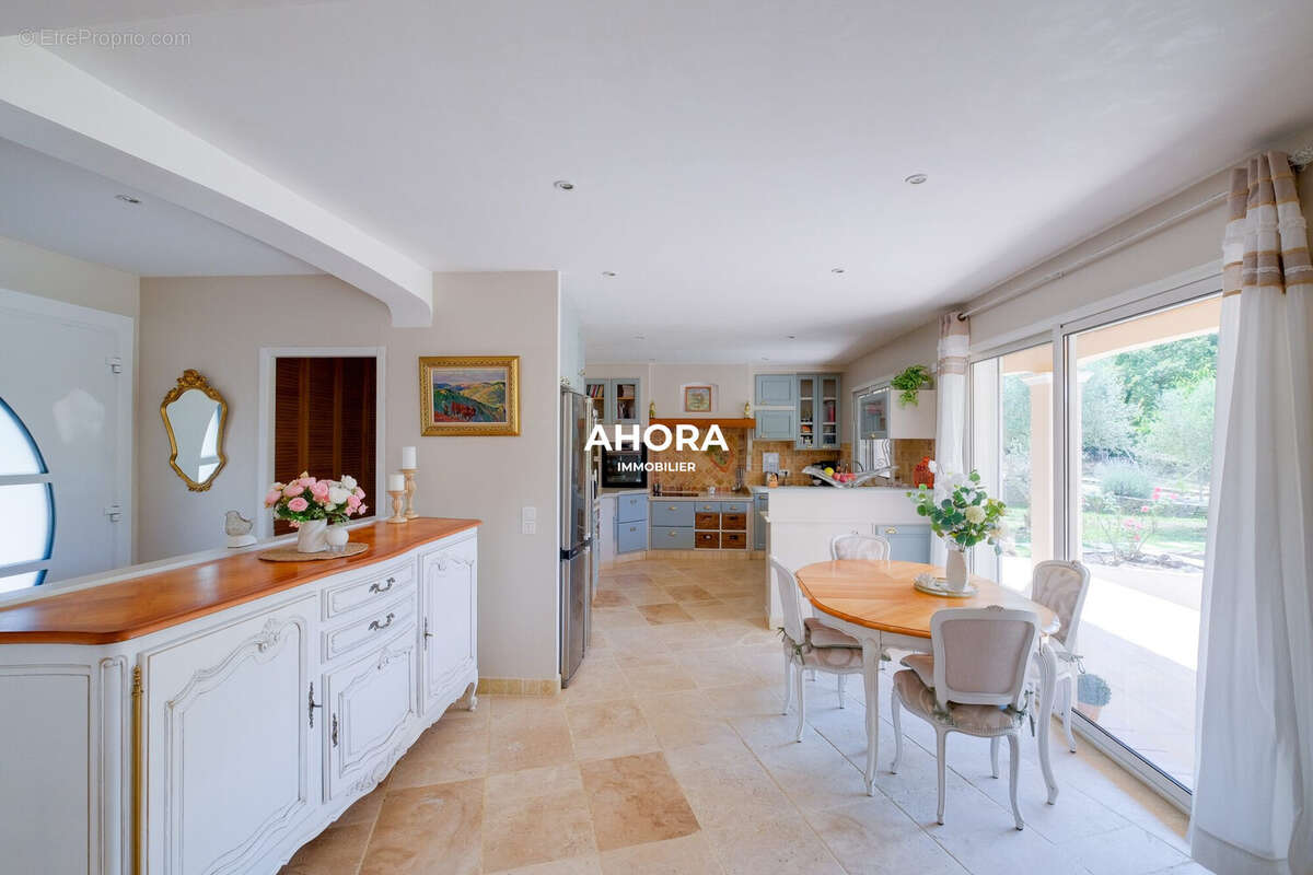 Maison à NANS-LES-PINS