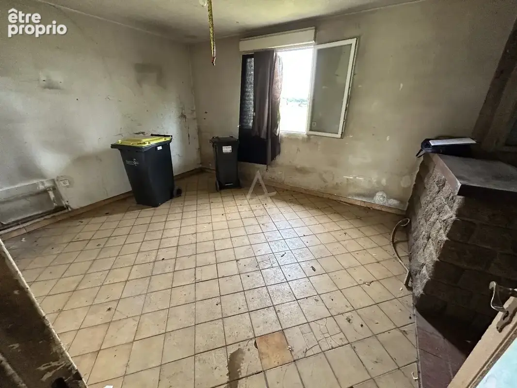 Maison à rénover - 2 chambres - 5300m² de terrain - 106 000 - photo 5