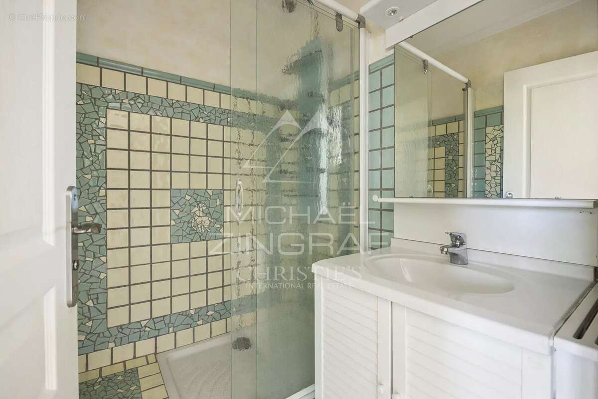 Appartement à MANDELIEU-LA-NAPOULE