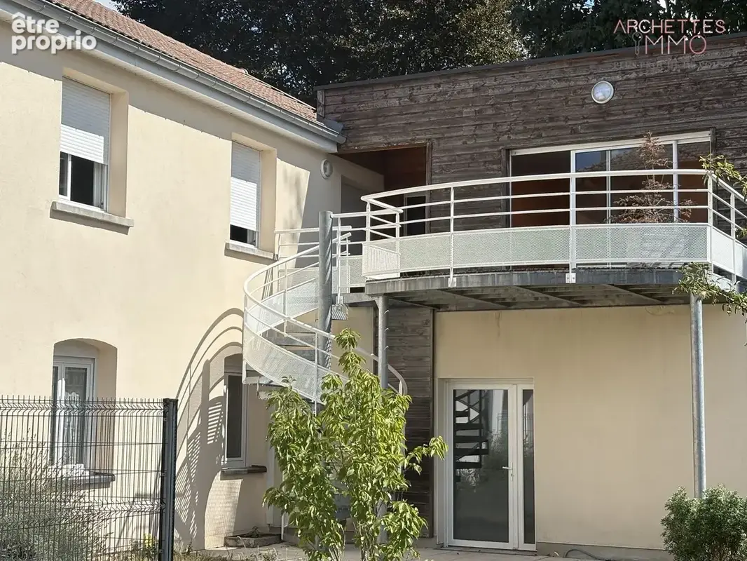 Maison 110 m² à Arches  - photo 2
