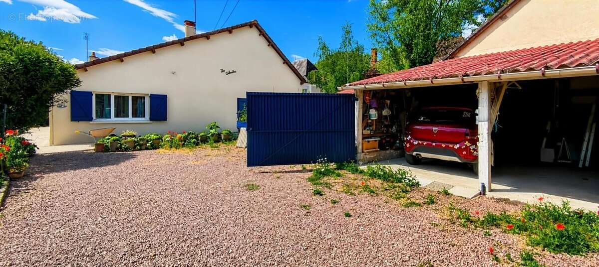 Maison à MEZIERES-EN-BRENNE