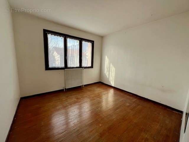   - Appartement à CROLLES