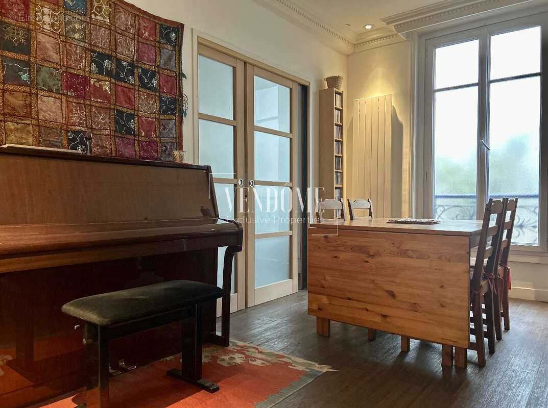 Appartement à CHARENTON-LE-PONT