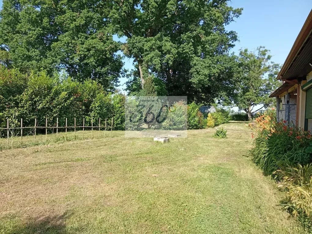 Corps de ferme rénové avec piscine  et vaste terrain NC à Montracol - photo 4