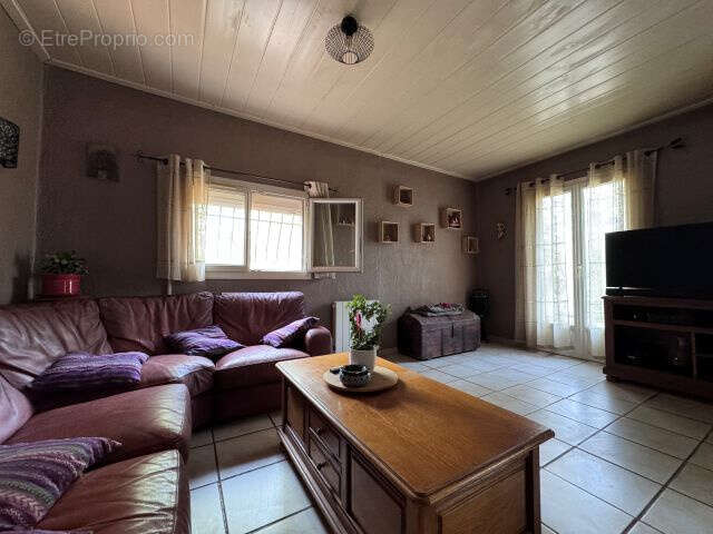 Appartement t5 en rez de villa avec terrasse et piscine a vendre sur mirabeau - photo 4