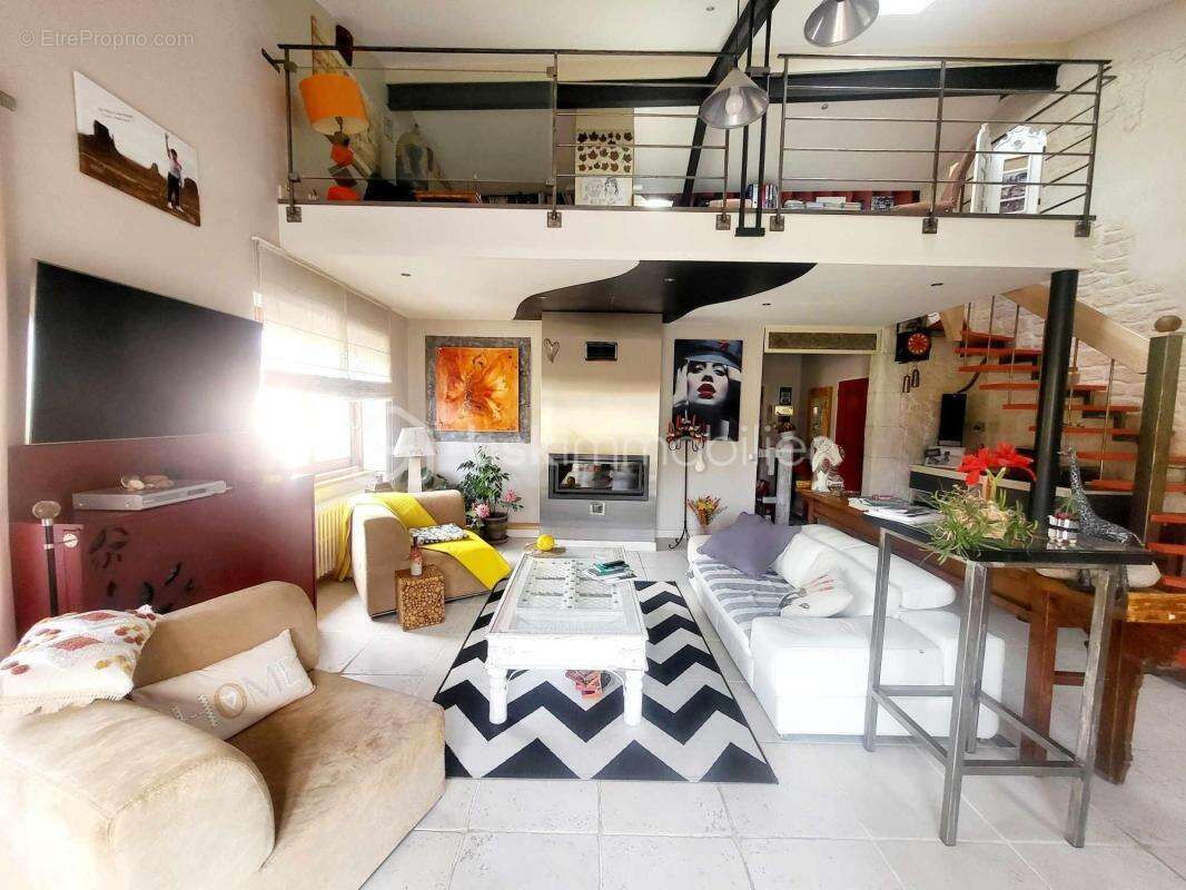 Maison de caractère de 243 m² à Privas - photo 7