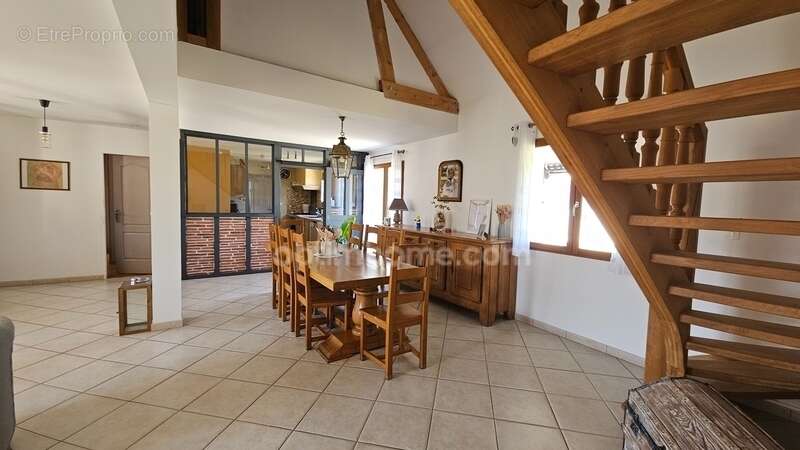 DONNEMARIE DONTILLY (77) maison familiale de caractère avec prestations artisanales sur terrain de plus de 1 300 m² - photo 4